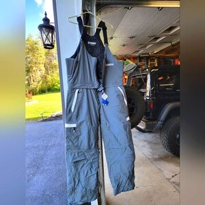 BNWT 2XL Ladie's Yamaha snowmobile Bibs with zip off bibs